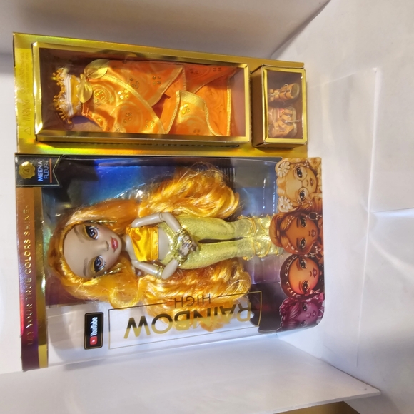 Rainbow High Fashion Doll in Yellow Outfit - Picture 1 of 3